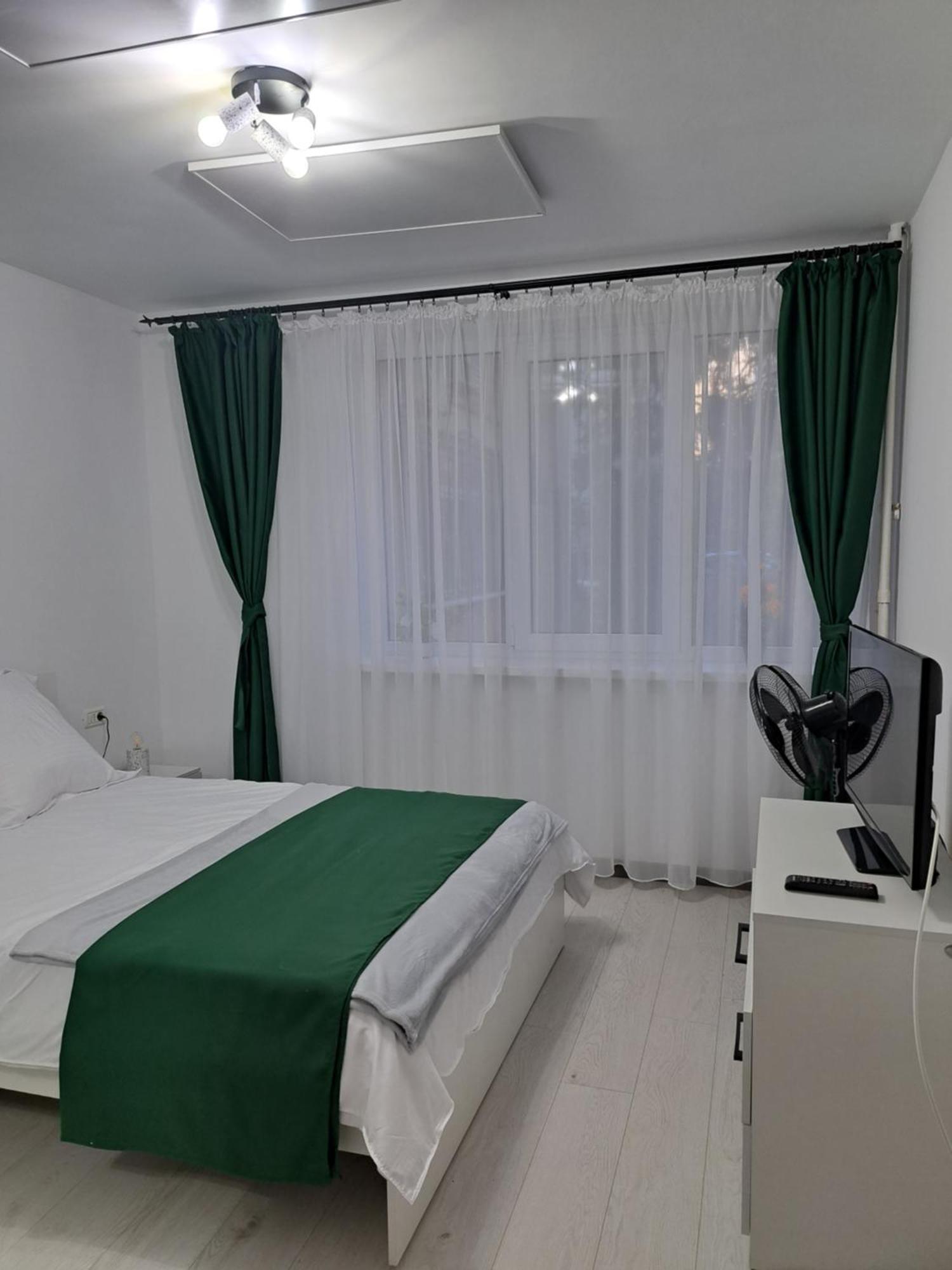 Mia Apartments Craiova Buitenkant foto